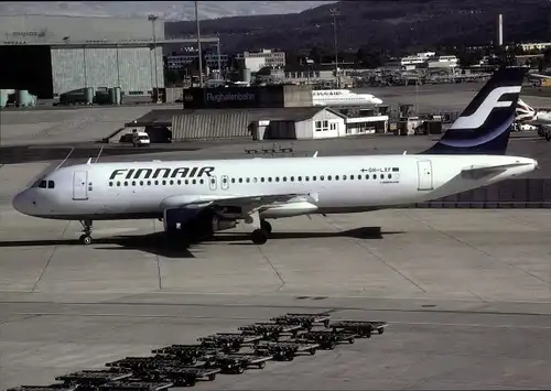 Ak Finnisches Passagierflugzeug, Finnair, Airbus A320, OH LXF