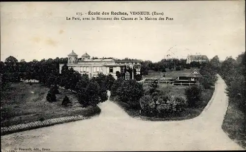 Ak Verneuil Eure, Ecole des Roches, Le Parc, avec le Batiment des Classes, La Maison des Pins