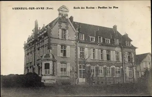 Ak Verneuil sur Avre Eure, Ecole des Roches, Pavillon des Pins