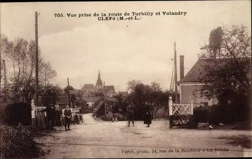 Ak Clefs Maine et Loire, Vue prise de la route de Turbilly et Volandry