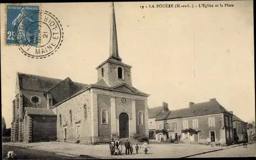 Ak La Poueze Maine-et-Loire, L'Eglise, La Place