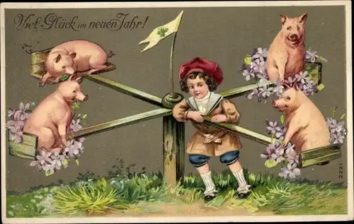 Präge Ak Glückwunsch Neujahr, Schweinchen und Junge auf dem Spielplatz, Glücksklee
