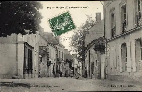 Ak Neuillé Maine et Loire, Une Rue