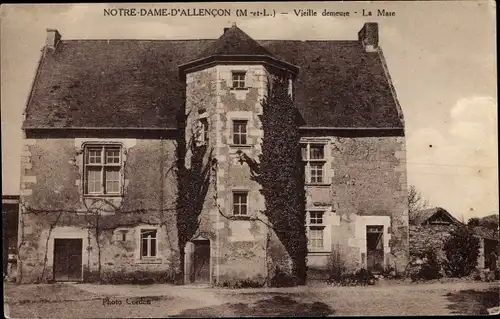 Ak Notre Dame d'Allencon Maine et Loire, Vieille demeure, La Mare