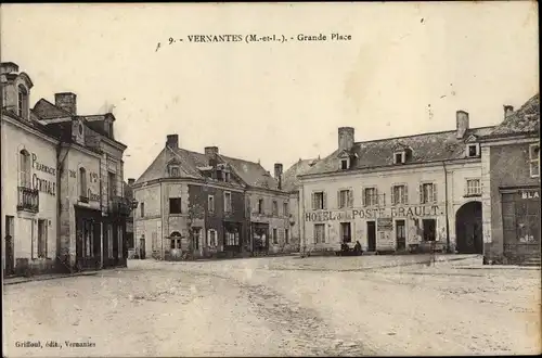 Ak Vernantes Maine et Loire, Grande Place, Hotel de la Poste Brault, Pharmacie Centrale