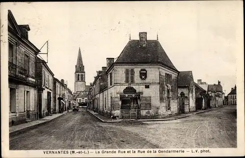 Ak Vernantes Maine et Loire, La Grande Rue, La Rue de la Gendarmerie