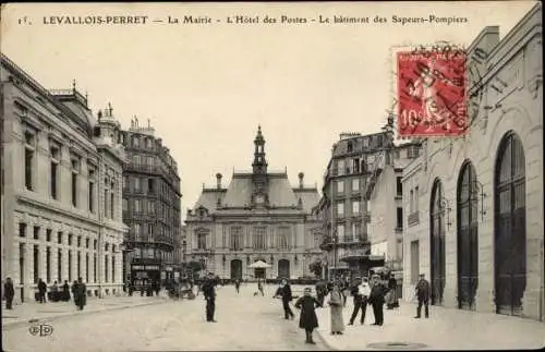 Ak Levallois Perret Hauts de Seine, La Mairie, l'Hotel des Postes, le batiment des Sapeurs Pompiers