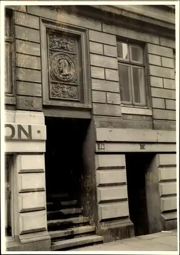 Foto Ak Hamburg Altona Blankenese, Kastanienallee 34, Relief Kaiser Wilhelms, Lachmund