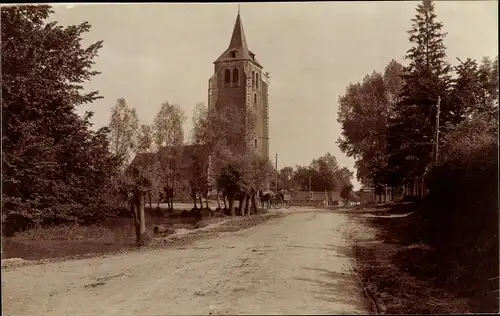 Ak Réchicourt le Château Moselle, Straßenpartie, Kirche