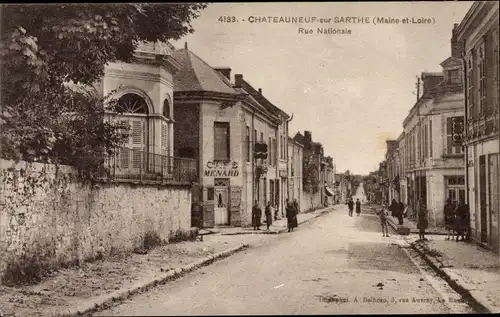 Ak Chateauneuf sur Sarthe Maine-et-Loire, Rue Nationale