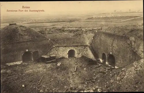 Ak Reims Marne, Zerstörtes Fort des Außengürtels, von Kaiserlichem Heer erobert, I. WK