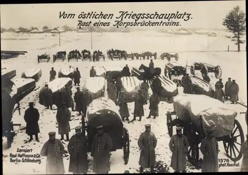 Riesen Ak Deutsche Soldaten, I. WK, Ostfront, Kaiserliches Heer, Rast eines Korpsbrückentrains