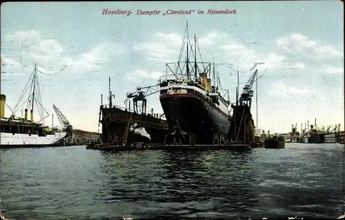 Ak Hamburg, Hafen, HAPAG Dampfer Cleveland im Riesendock