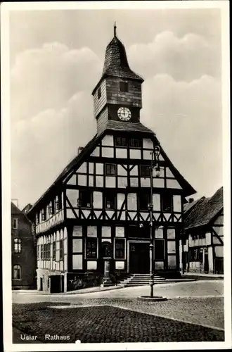 Ak Uslar in Niedersachsen, Blick auf das Rathaus, Fachwerkhaus, Laterne