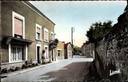 Ak Les Verchers Maine et Loire, La Rue Principale