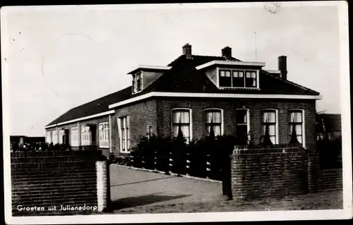 Ak Julianadorp aan Zee Nordholland Niederlande, Straßenpartie, Gebäude