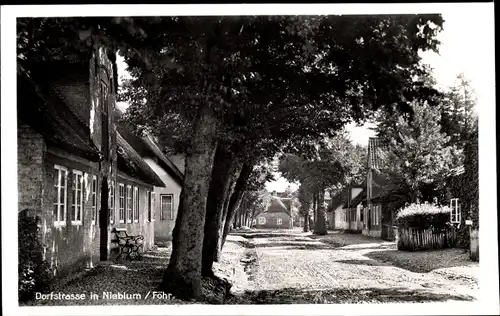 Ak Nieblum Insel Föhr, Blick in die Dorfstrasse