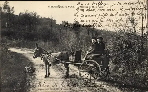 Ak Pierrefitte en Auge Calvados, L'Attelage de la M. le Cure