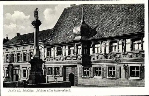 Ak Scheßlitz in Oberfranken, altes Fachwerkhaus, Brunnen