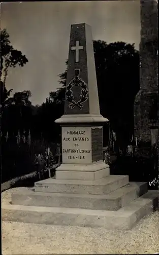 Foto Ak Épinay Calvados, Hommage aux Enfants de Cartigny l'Epinay 1914-1918