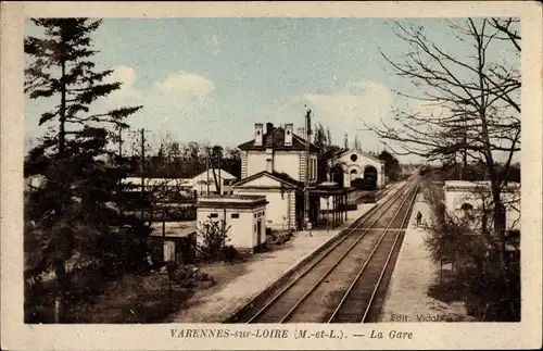 Ak Varennes sur Loire Maine et Loire, La Gare