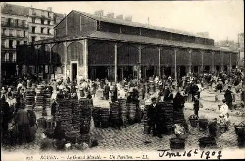 Ak Rouen Seine Maritime, Le Grand Marche, Un Pavillon