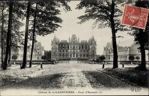Ak La Gaudinière Loir-et-Cher, Le Chateau, Cour d'Honneur