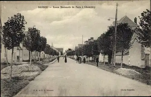 Ak Bassou Yonne, Route Nationale de Paris a Chambery