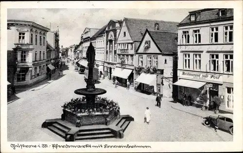 Ak Güstrow in Mecklenburg, Pferdemarkt, Borwinbrunnen, Restaurant zur alten Post