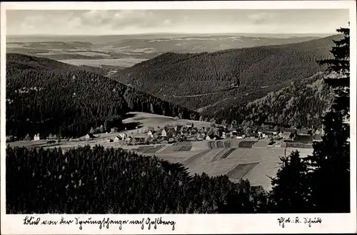 Ak Gehlberg Suhl Thüringen, Blick von der Sprungschanze zum Ort, Wald