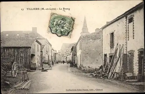 Ak Tilliers Tillières Maine et Loire, Le Bourg