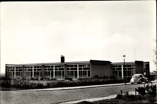 Ak Krommenie Zaanstad Nordholland Niederlande, School met de Bijbel