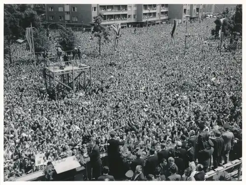 Foto Berlin Schöneberg, Bert Sass, Rathaus, US Präsident John F. Kennedy zu Besuch 1963, Rede