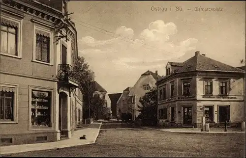 Ak Ostrau in Sachsen, Straßenpartie, Bismarckplatz, Geschäft