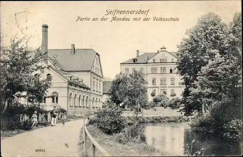 Ak Seifhennersdorf in Sachsen, Mandau, Volksschule