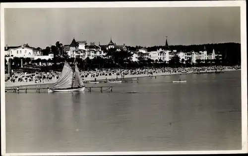 Foto Ak Ostseebad Binz auf Rügen, Villen am Strand, Segelboot