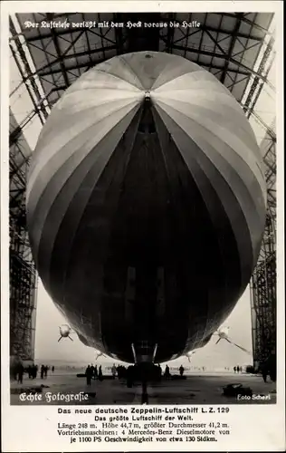 Ak Das neue deutsche Zeppelin Luftschiff LZ 129 Graf Hindenburg, Luftschiffhalle verlassend