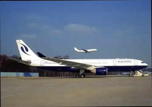 Ak Deutsches Passagierflugzeug Blue Wings, Airbus A 330 223, D-AXEL Cn 305