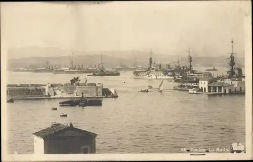Ak Toulon Var, La Rade, Französische Kriegsschiffe