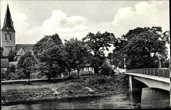 Ak Haselünne im Emsland, Teilansicht, Kirche, Brücke Nr