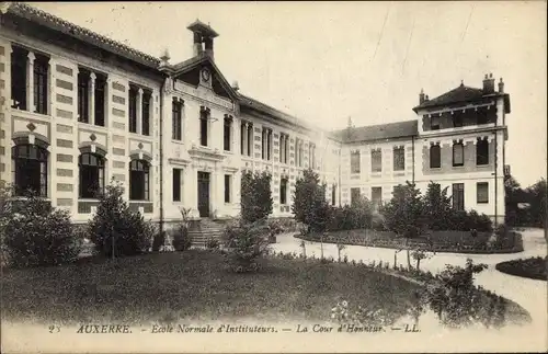 Ak Auxerre Yonne, Ecole Normale d'Instituteurs, la Cour d'Honneur