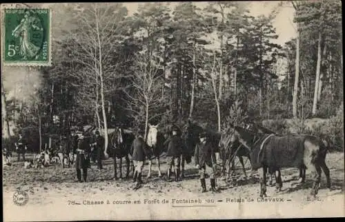 Ak Fontainebleau Seine et Marne, Chasse a courre en Foret, Relais de Chevaux