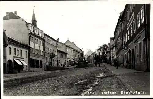 Foto Ak Zwiesel im Bayerischen Wald, Stadtplatz, Straßenpartie, Gasthof Deutscher Rhein