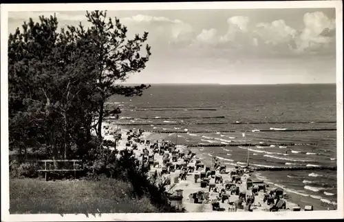 Ak Ostseebad Koserow auf Usedom, Blick vom Hochufer, Strand