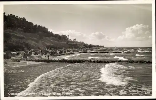 Ak Ostseebad Koserow auf Usedom, Wellenschlag am Strande
