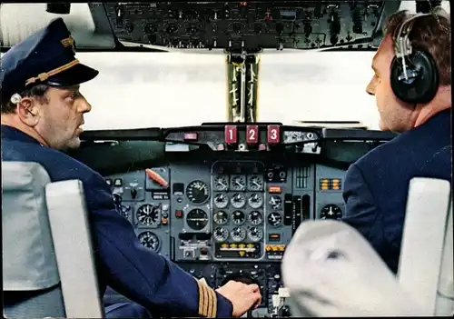 Ak Pilot und Copilot im Cockpit, Lufthansa, Europa Jet, Passagierflugzeug