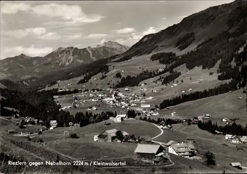 Ak Riezlern Mittelberg Vorarlberg, Gesamtansicht, Nebelhorn