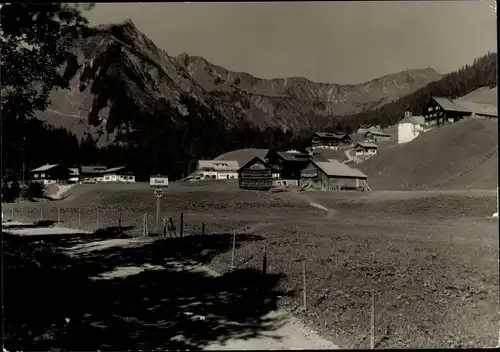 Ak Baad Mittelberg Vorarlberg, Blick auf den Ort, Unspitze