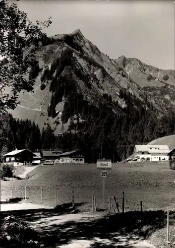 Ak Baad Mittelberg im Kleinwalsertal Vorarlberg, Blick auf den Ort, Unspitze