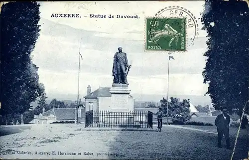 Ak Auxerre Yonne, Statue de Davoust